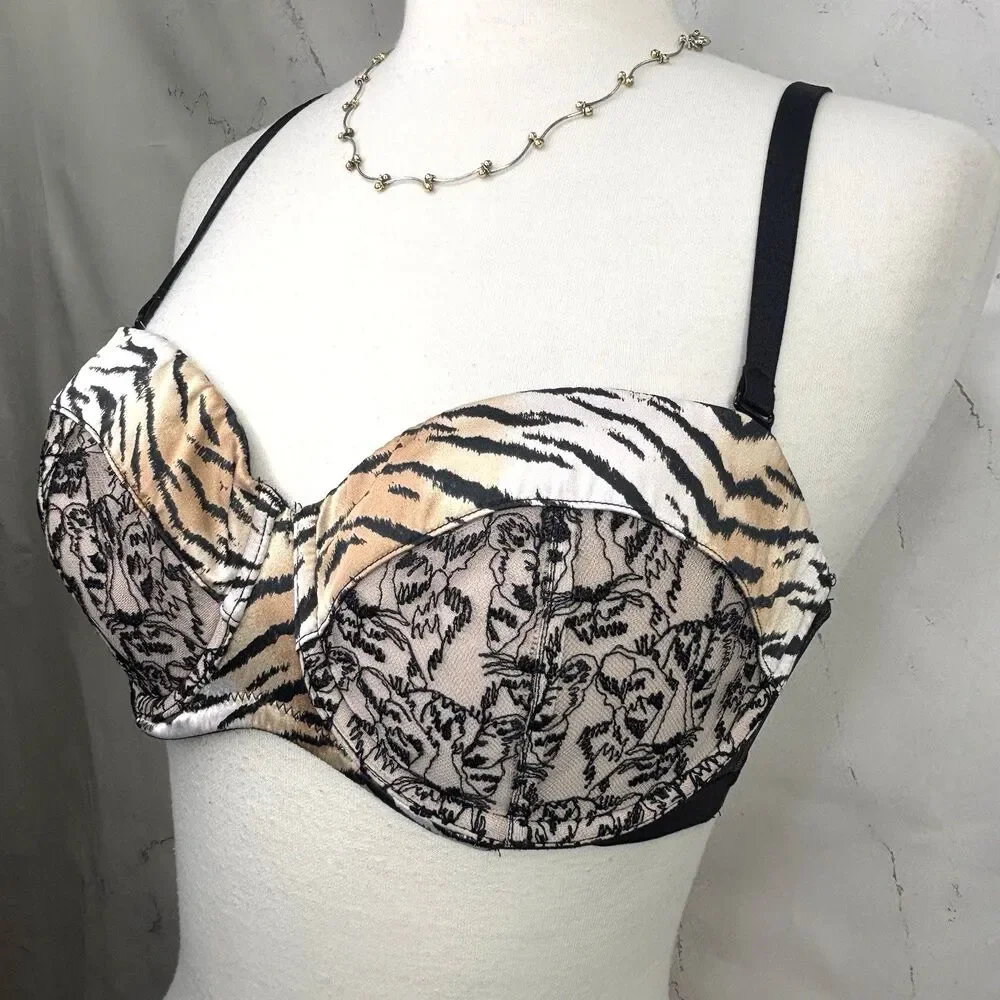 Victorias Secret Y2K Very Sexy Balconet Bra Tiger Print 34D VS Mob Wife Retro